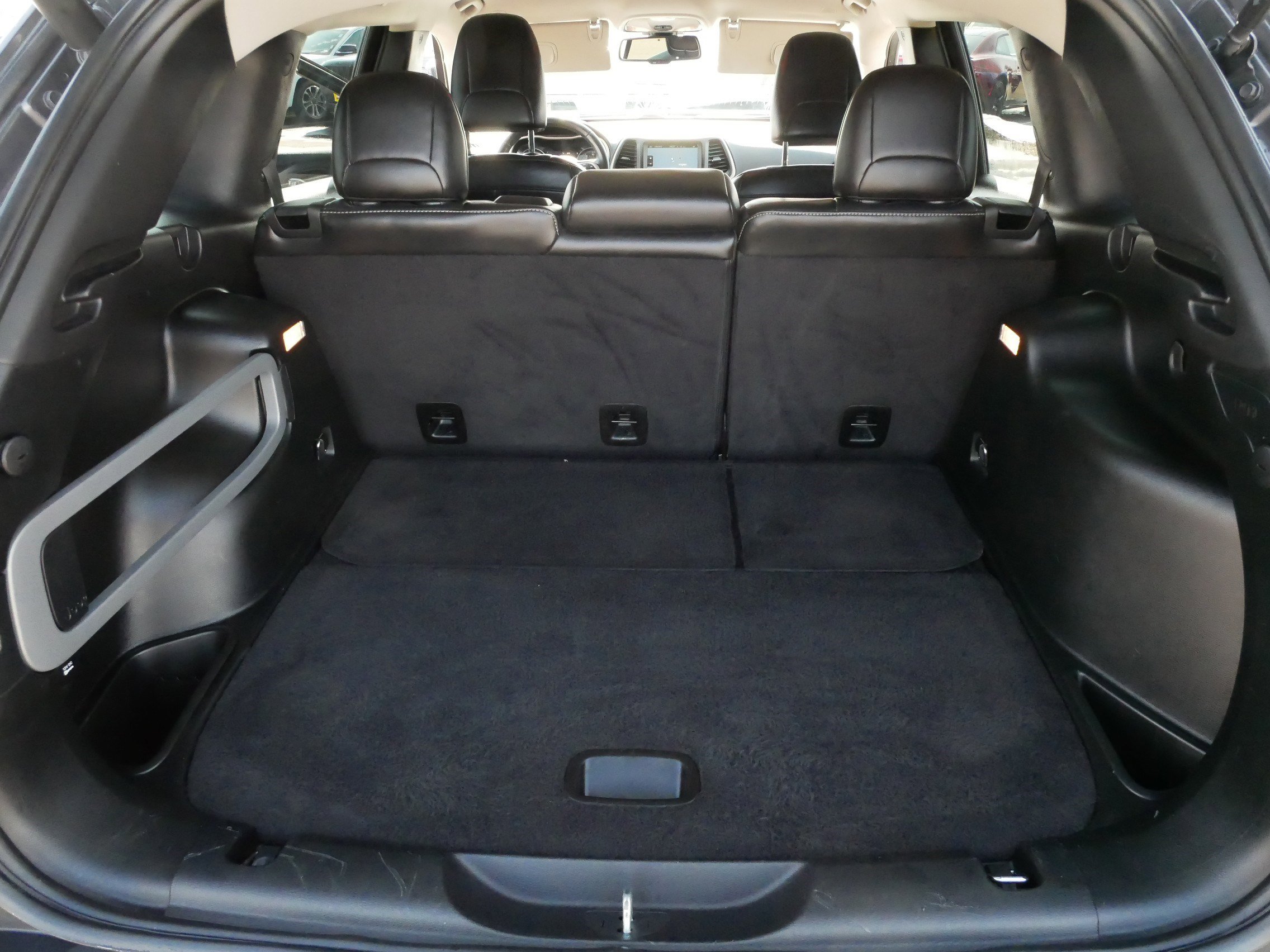 Used 2018 Jeep Cherokee Limited image 18