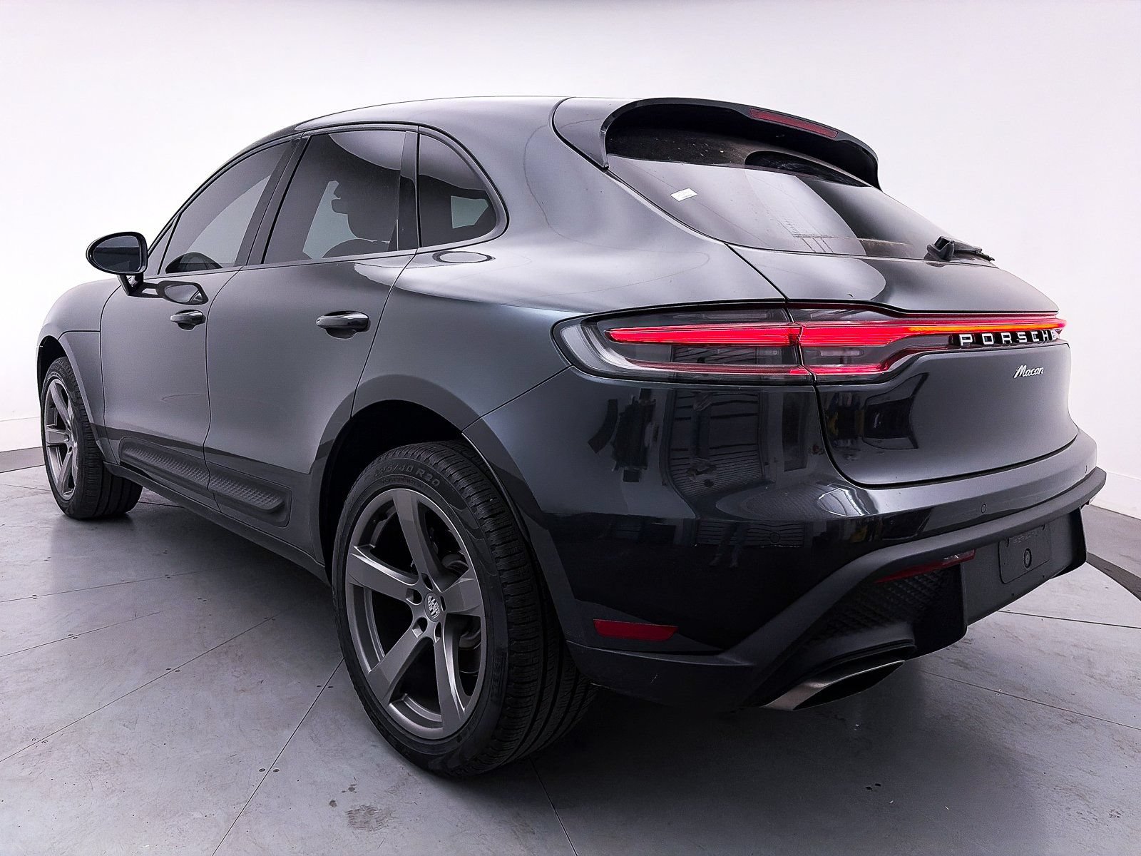 Used 2024 Porsche Macan AWD/4WD image 15