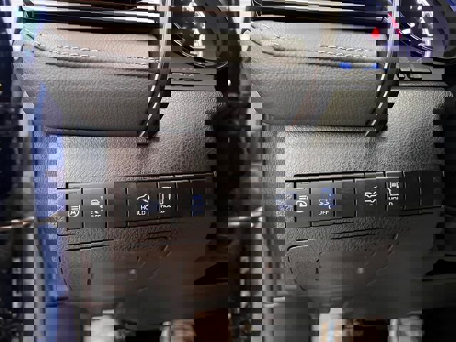 Used 2024 Toyota Camry SE image 16