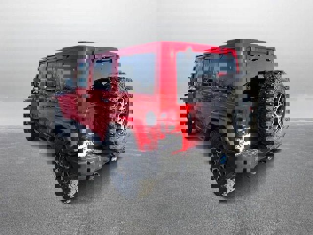 Used 2017 Jeep Wrangler Unlimited Rubicon w/ Connectivity Group image 7