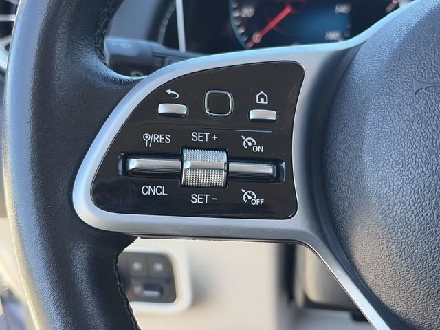 Used 2021 Mercedes-Benz GLB 250 4MATIC w/ Premium Package image 22