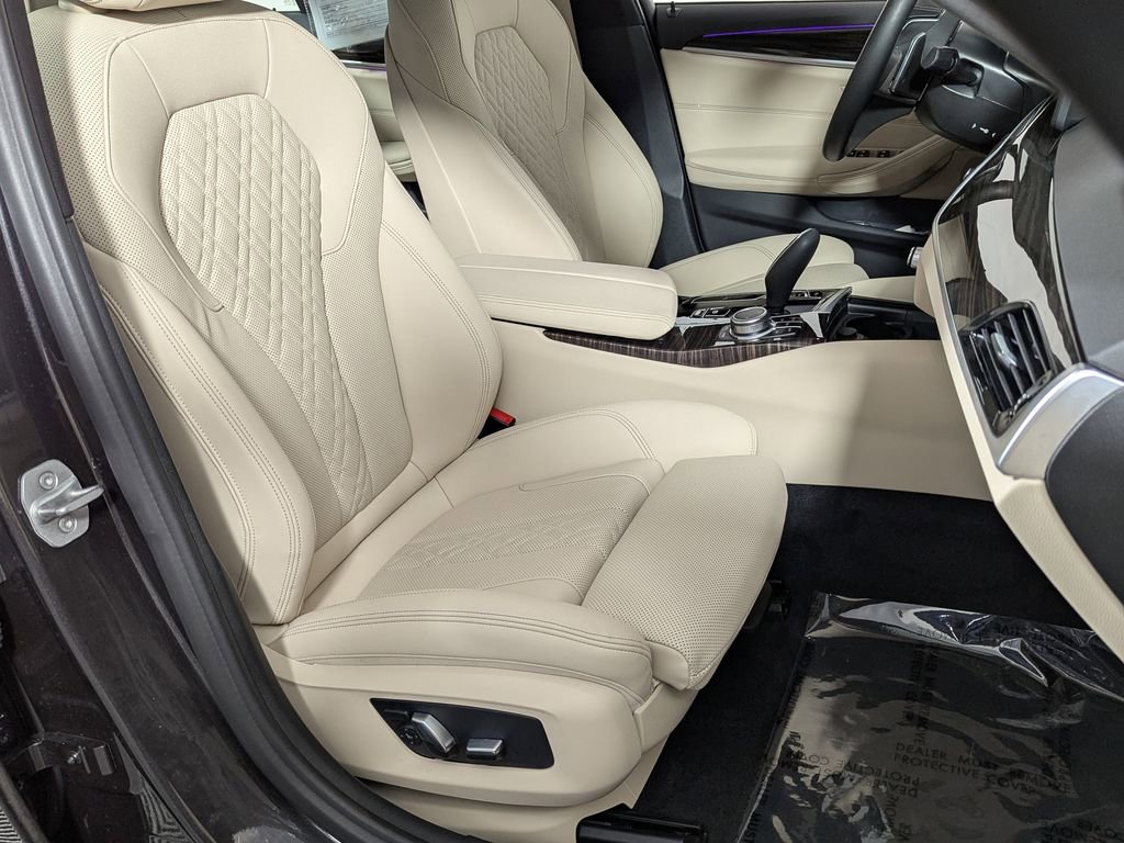 Certified 2022 BMW 530i xDrive w/ Convenience Package image 25