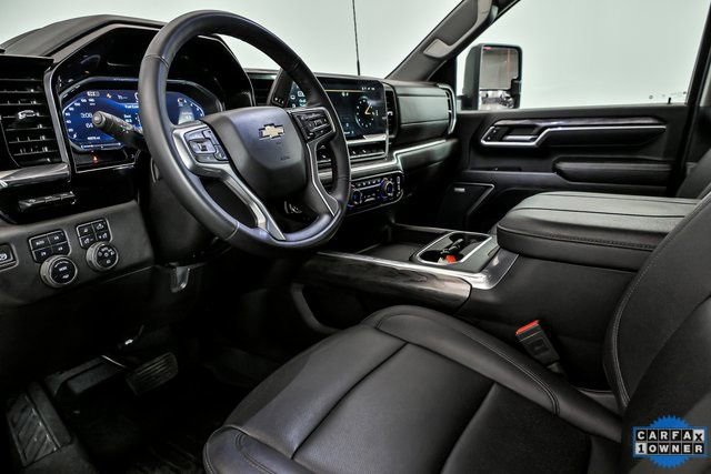 Used 2025 Chevrolet Silverado 2500 LTZ w/ LTZ Premium Package AWD/4WD image 12