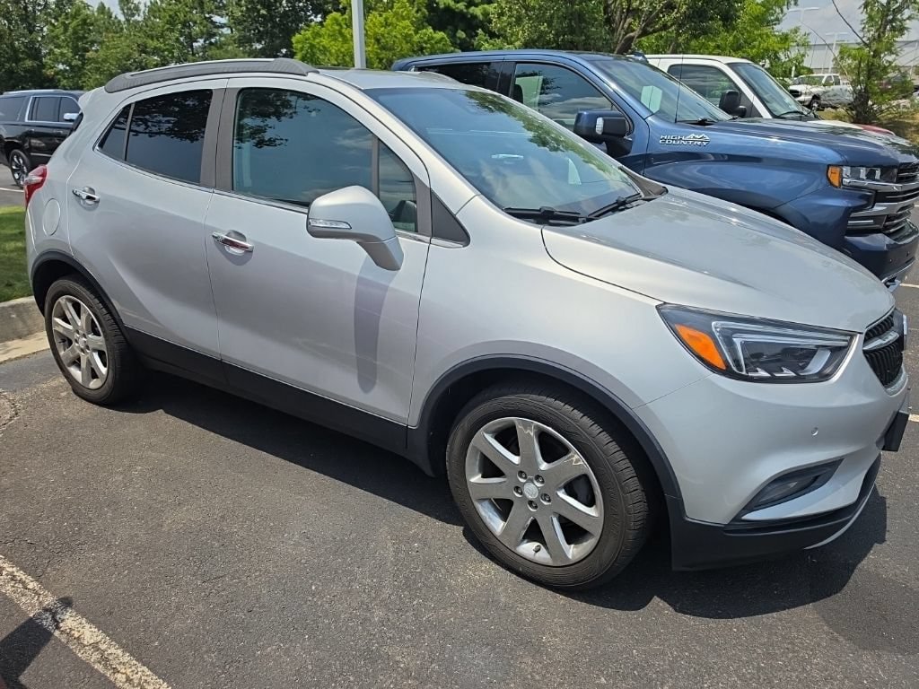 Used 2019 Buick Encore Essence w/ Experience Buick Package FWD image 8