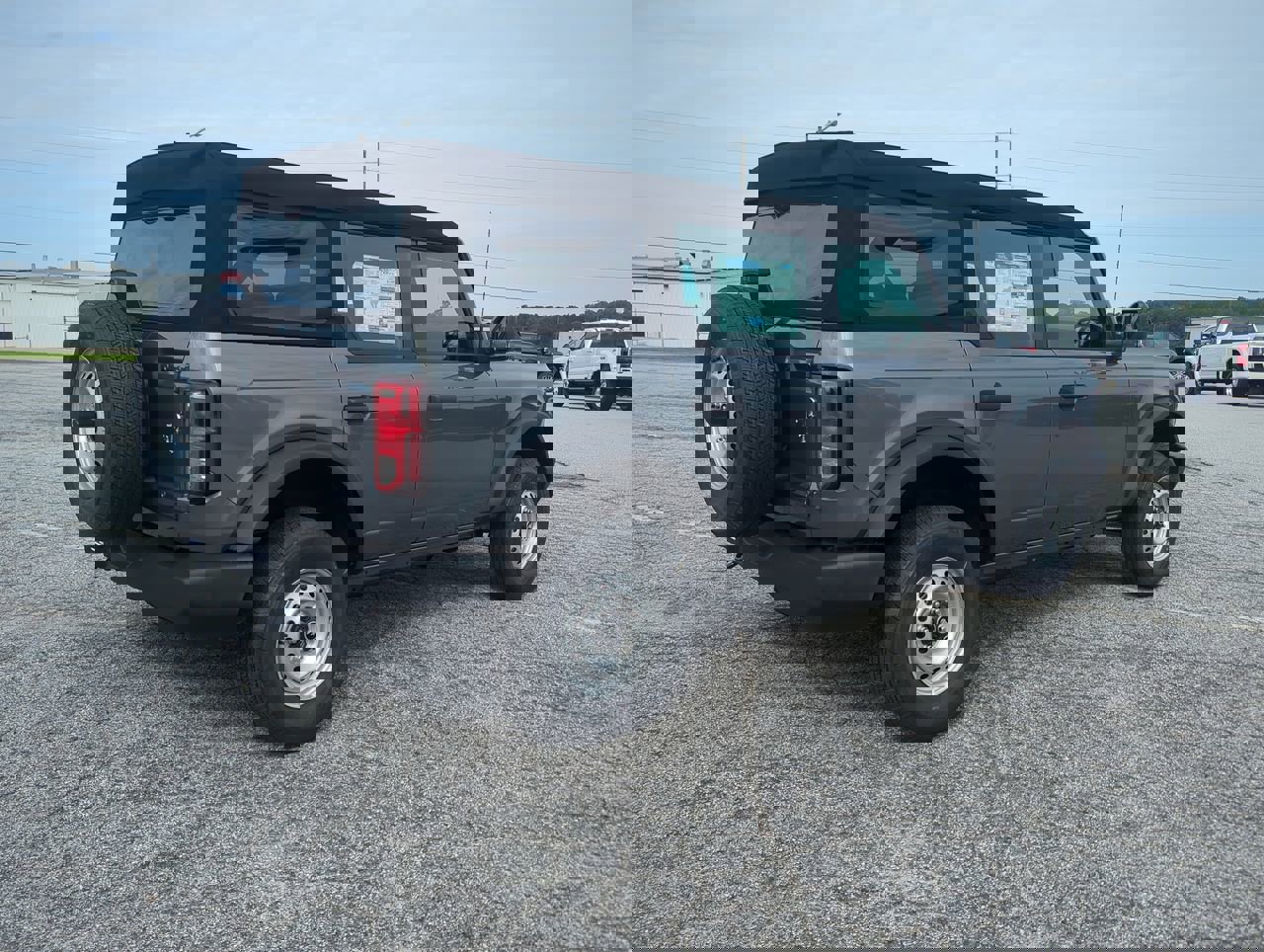 New 2025 Ford Bronco 4-Door image 3