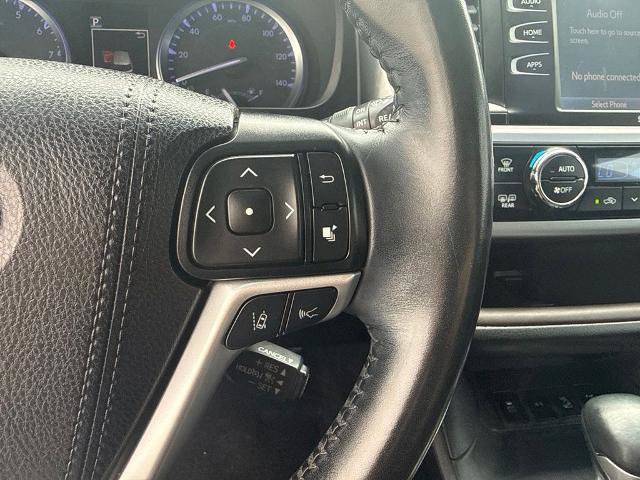 Used 2019 Toyota Highlander XLE AWD/4WD image 23