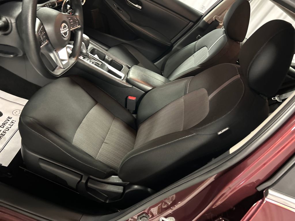 Used 2025 Nissan Sentra SV image 10