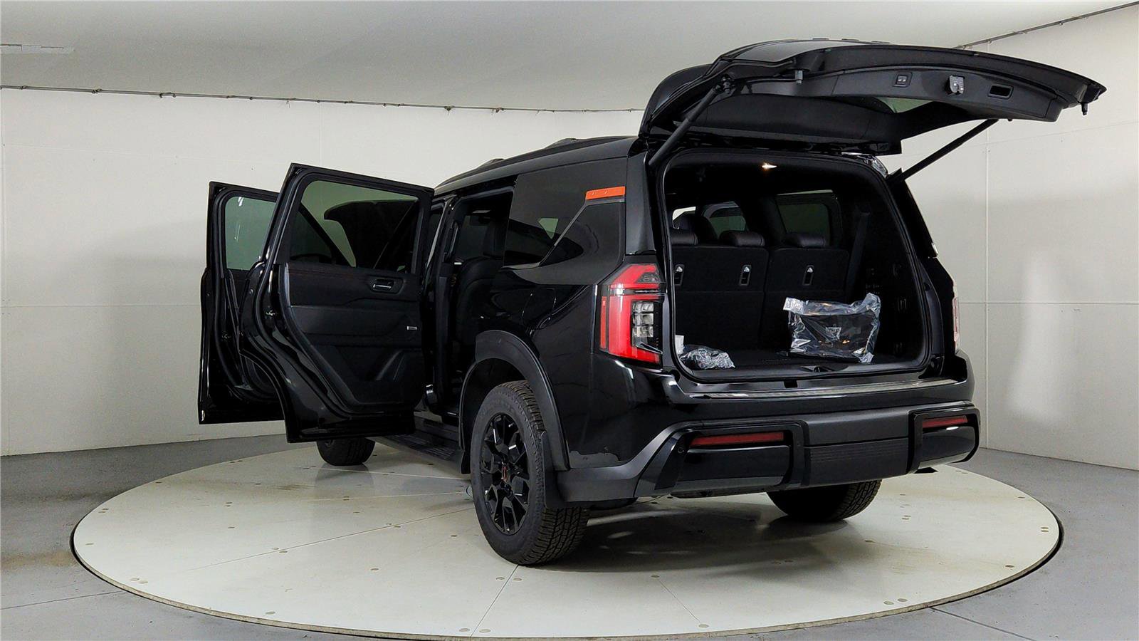 New 2025 Nissan Armada PRO-4X w/ Pro-4X Premium Package image 11