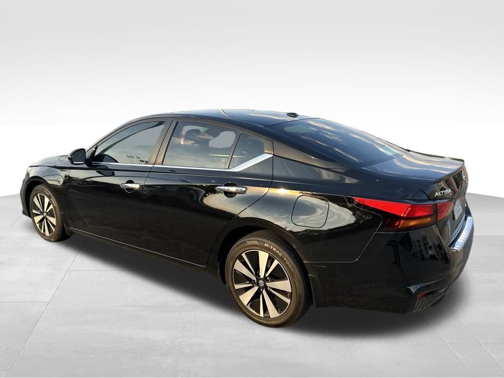 Used 2022 Nissan Altima 2.5 SV w/ SV Premium Package AWD/4WD image 3