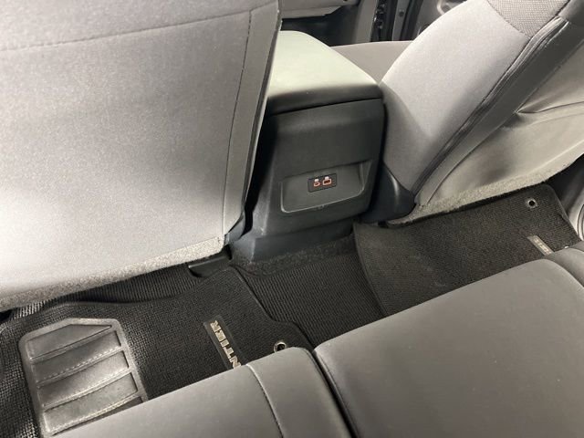 Used 2024 Nissan Frontier SV image 41