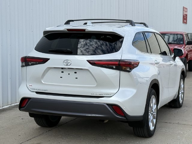 Used 2026 Toyota Highlander Limited AWD/4WD image 4