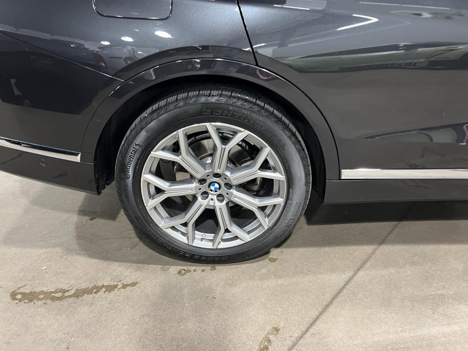 Used 2022 BMW X7 xDrive40i w/ Premium Package image 53
