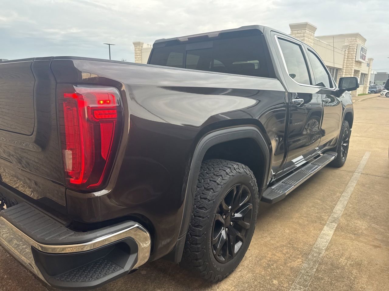 Used 2020 GMC Sierra 1500 SLT RWD image 5