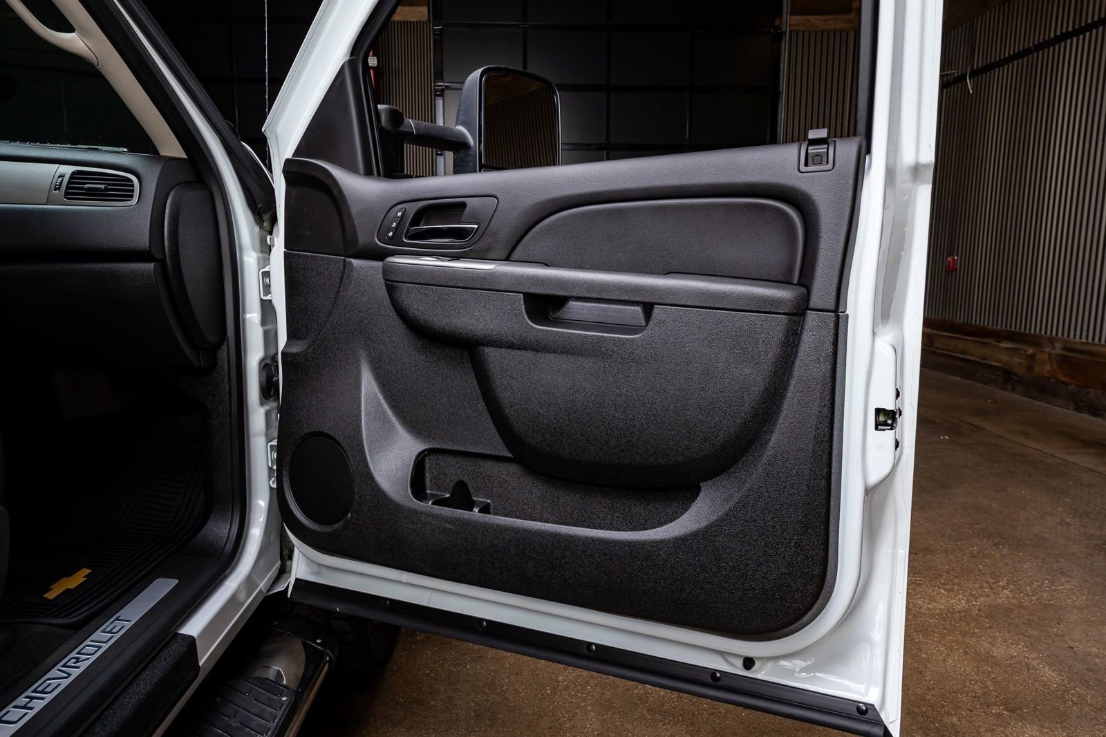 Used 2014 Chevrolet Silverado 2500 LTZ w/ LTZ Plus Package image 34