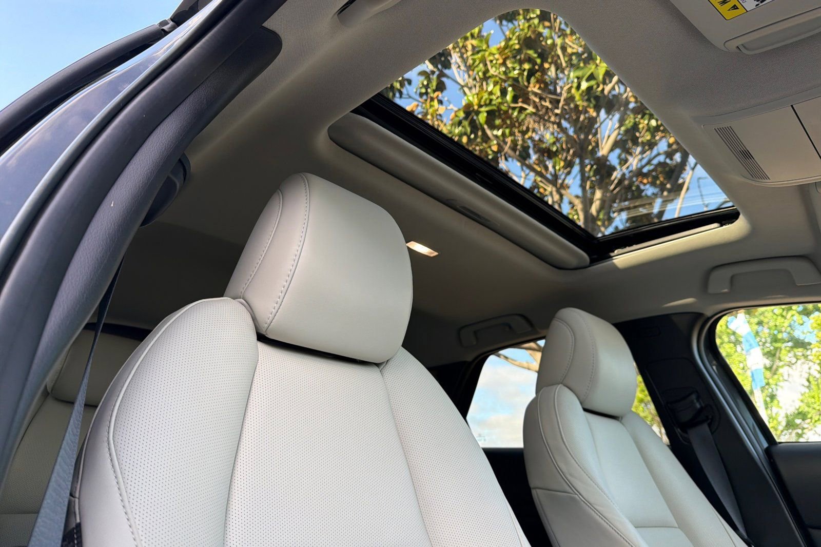 Certified 2025 MAZDA CX-30 AWD 2.5 S w/ Premium Package image 16