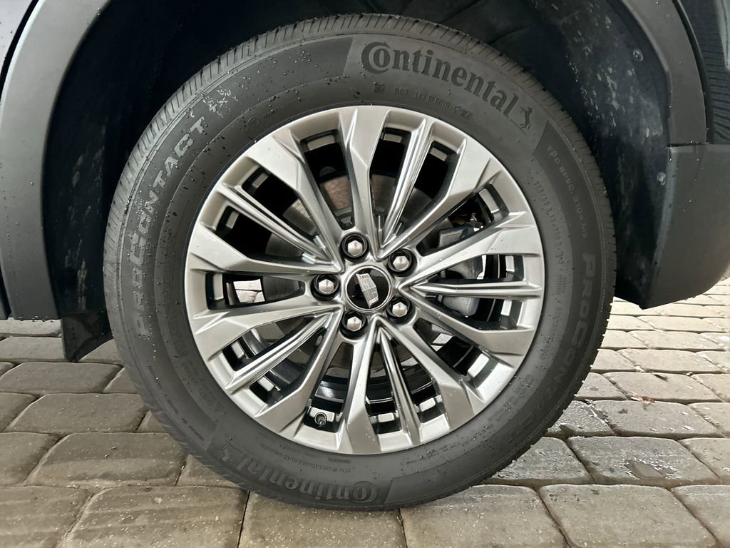 Used 2025 Cadillac XT4 Premium Luxury FWD image 43