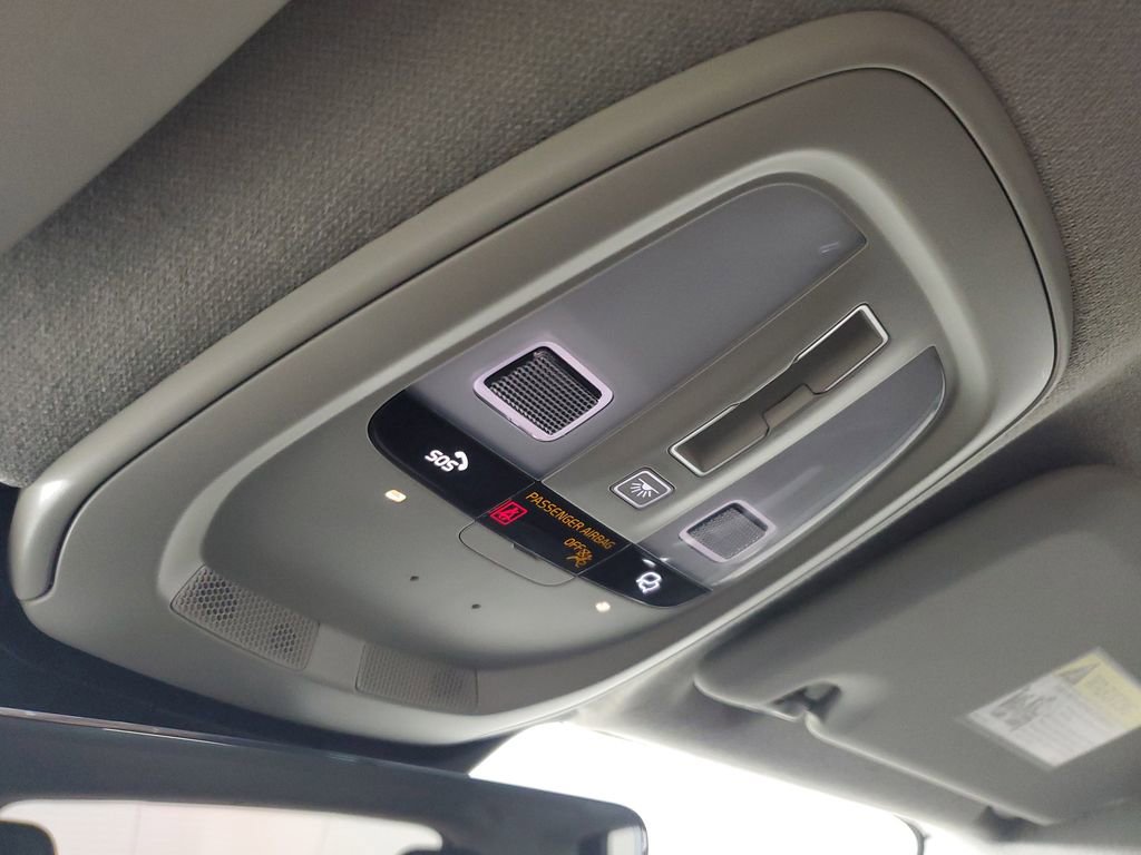 Certified 2025 Volvo XC40 B5 Plus image 37