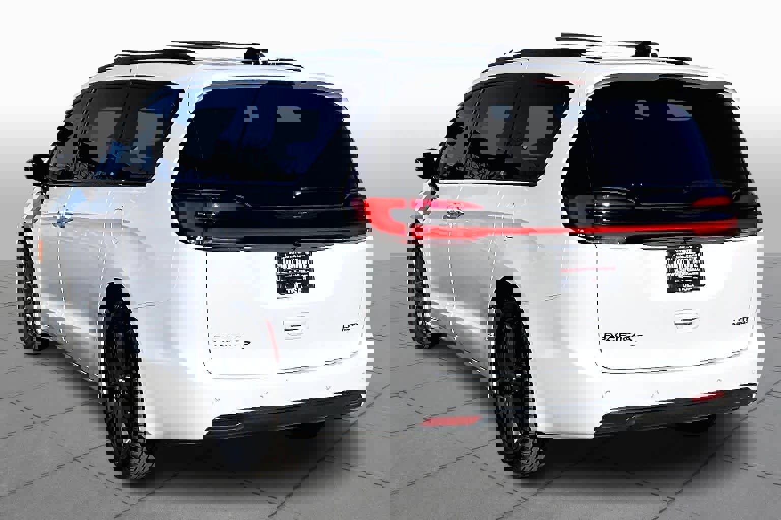 New 2026 Chrysler Pacifica Limited w/ S Appearance Package image 12