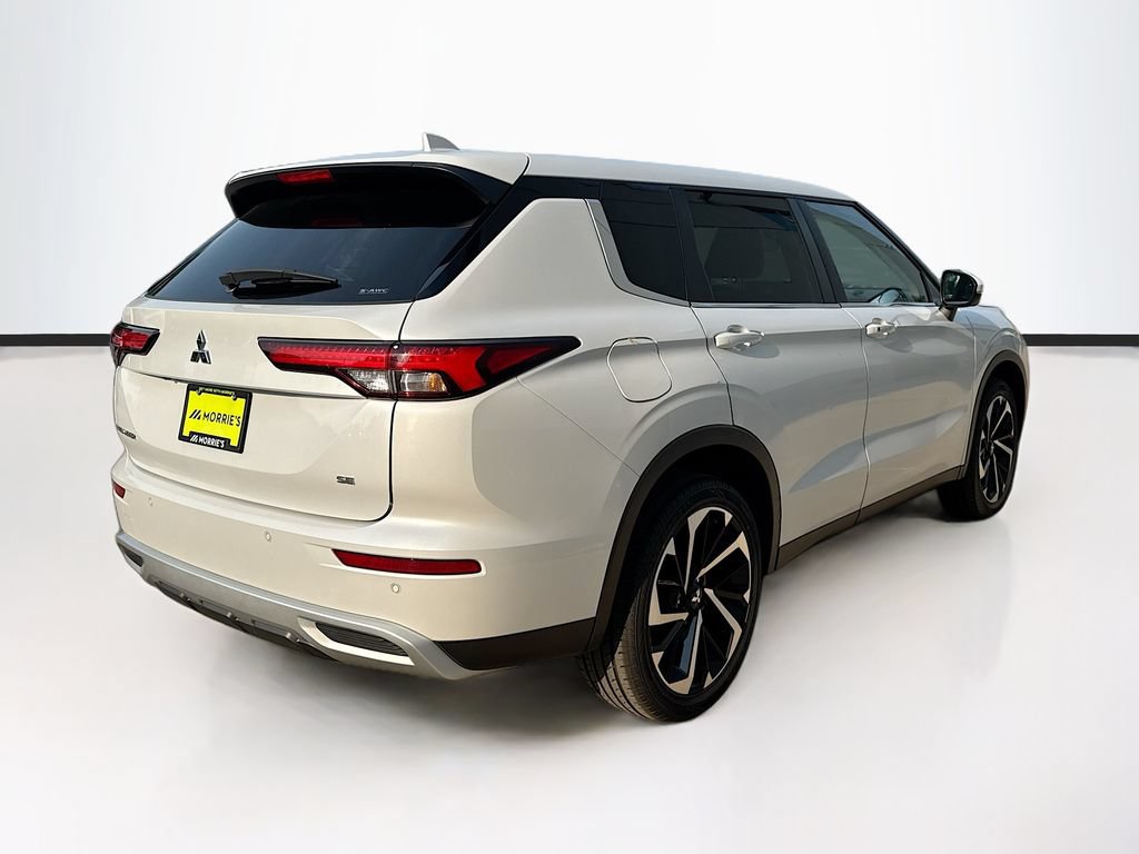 Used 2024 Mitsubishi Outlander SE AWD/4WD image 5