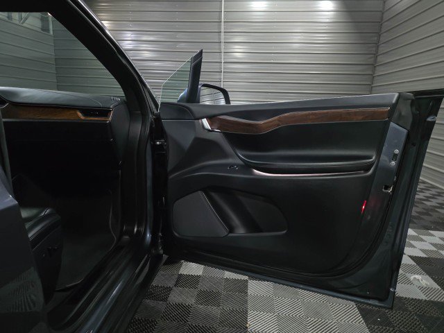 Used 2020 Tesla Model X Long Range image 34