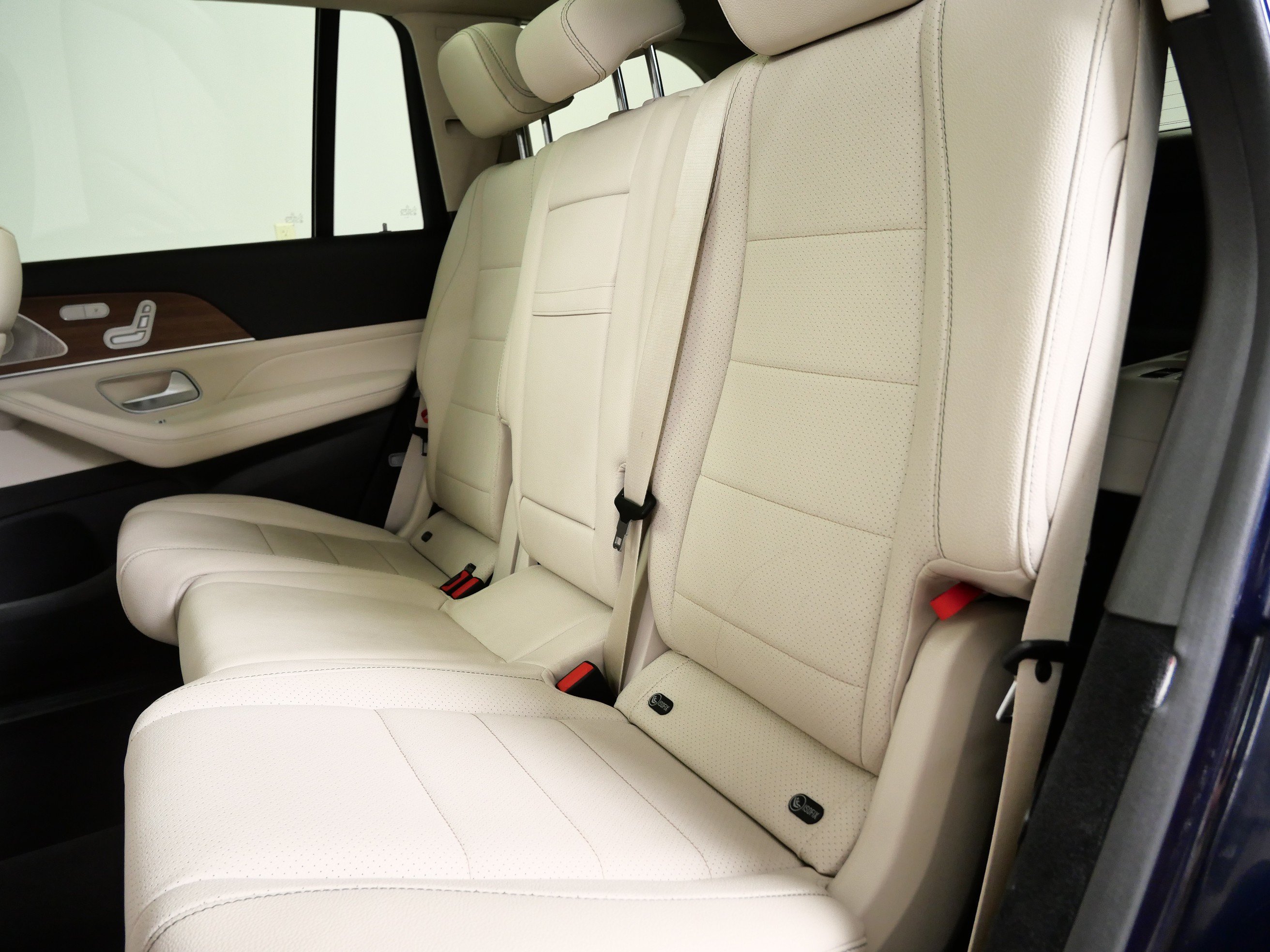 Used 2022 Mercedes-Benz GLS 450 4MATIC image 17