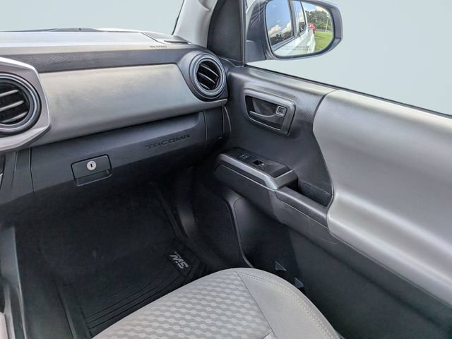 Used 2022 Toyota Tacoma SR5 RWD image 16