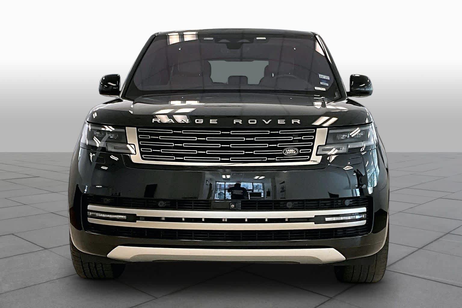 Used 2023 Land Rover Range Rover SE AWD/4WD image 3