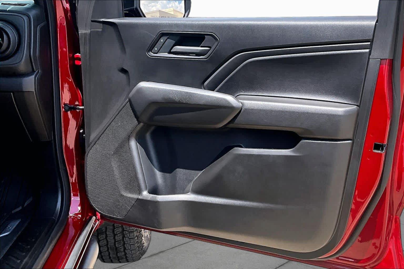 Used 2026 Chevrolet Colorado Trail Boss AWD/4WD image 23
