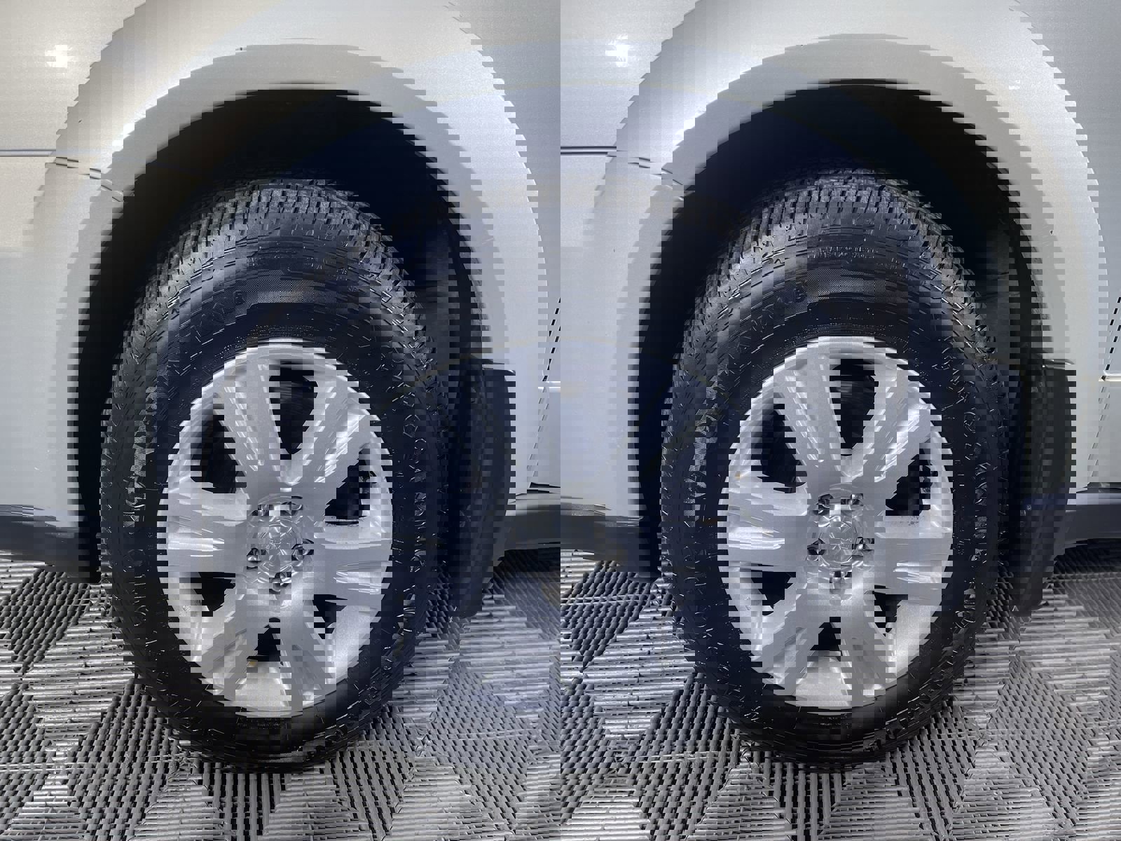 Used 2005 Subaru Outback 2.5i image 23