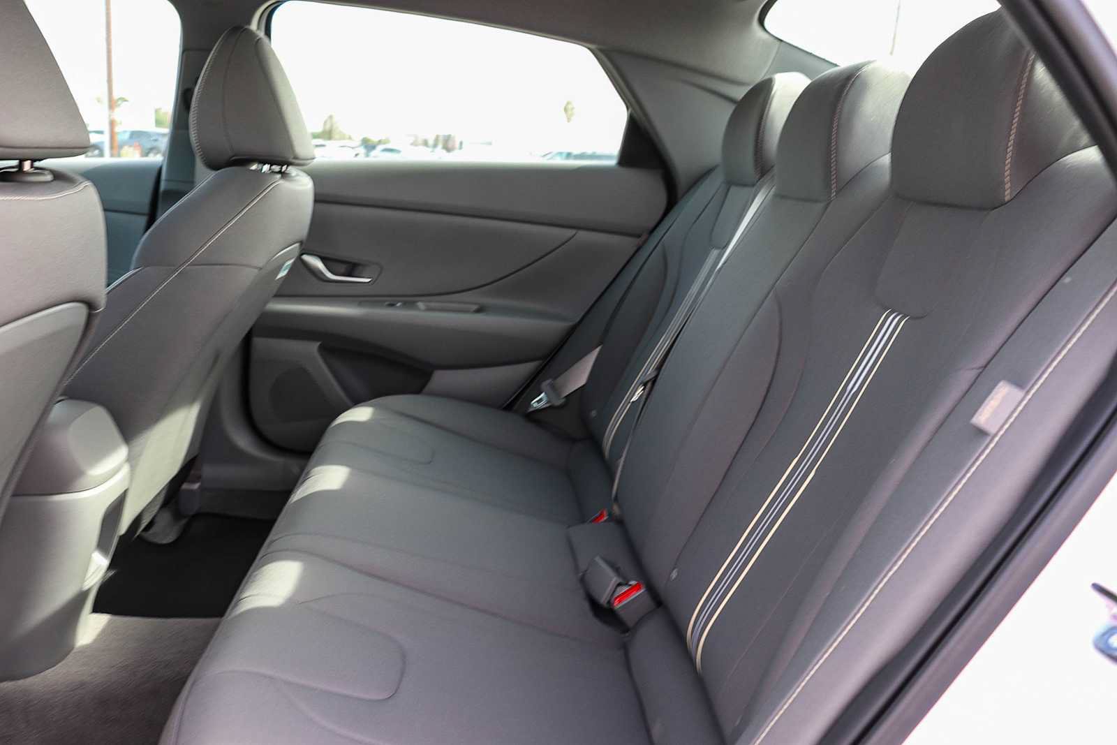New 2026 Hyundai Elantra Hybrid FWD image 22