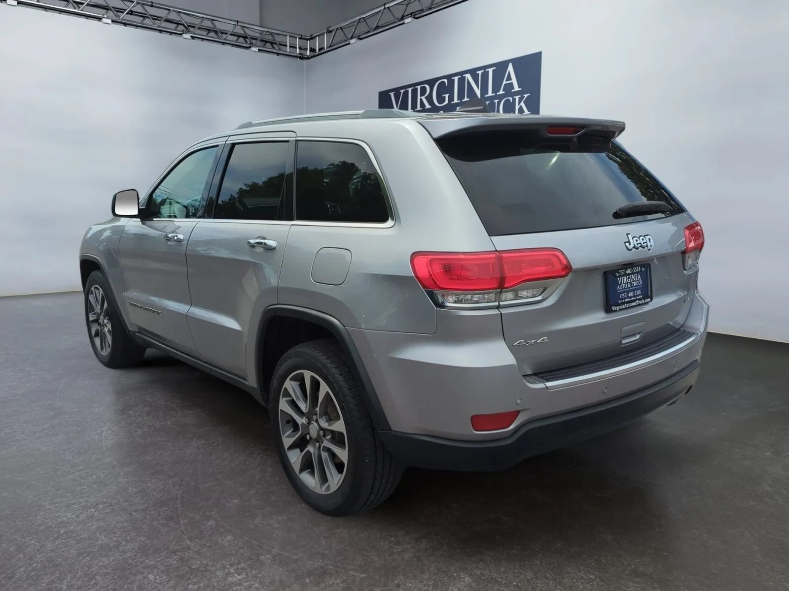 Used 2018 Jeep Grand Cherokee Limited AWD/4WD image 10
