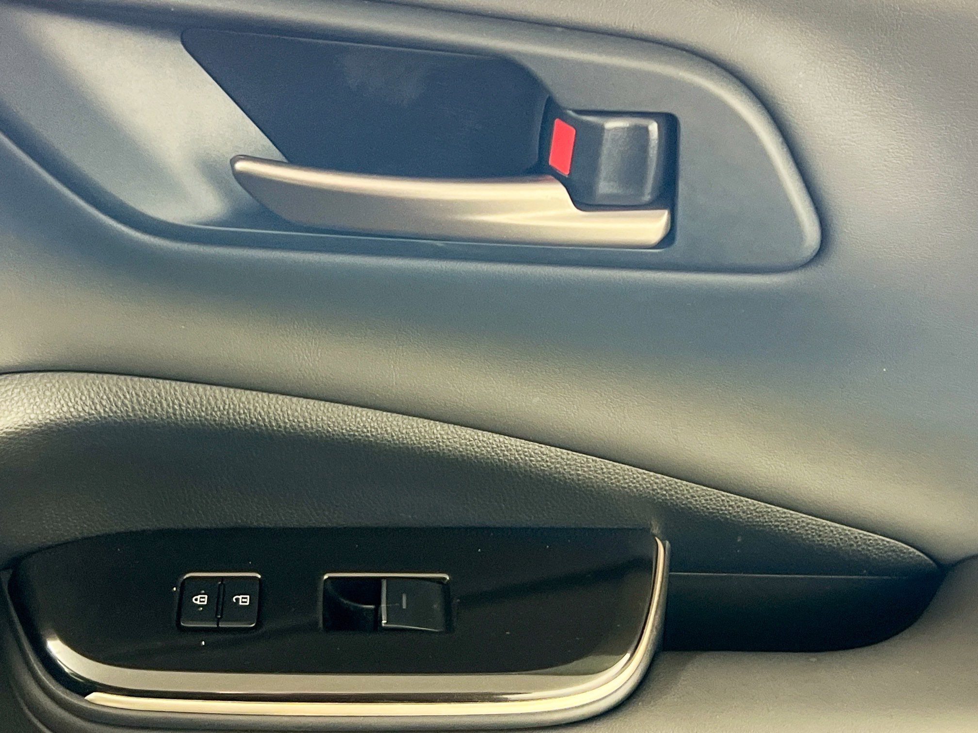 Used 2025 Toyota Crown XLE image 32