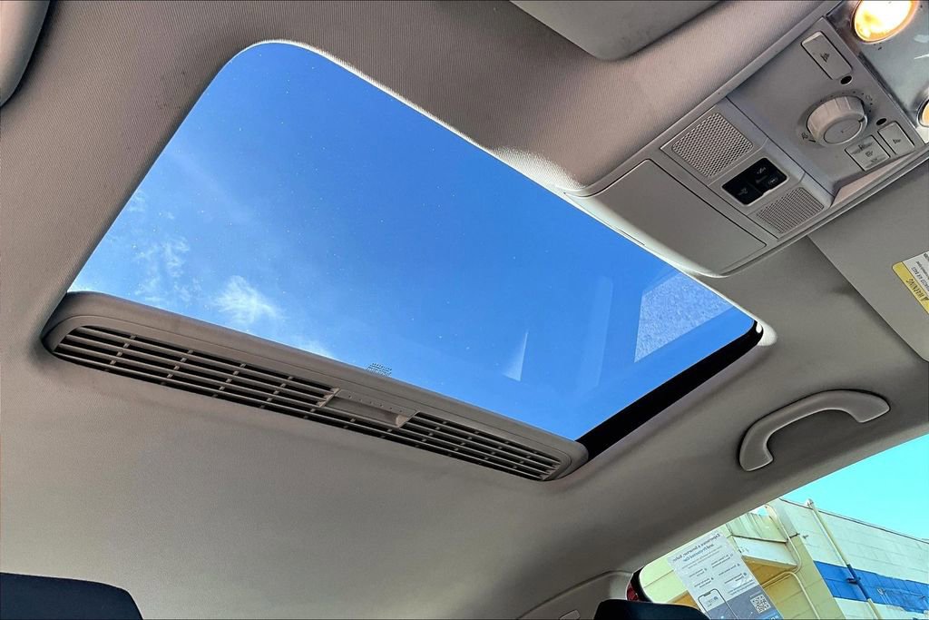 Used 2012 Volkswagen Golf 2-Door image 15