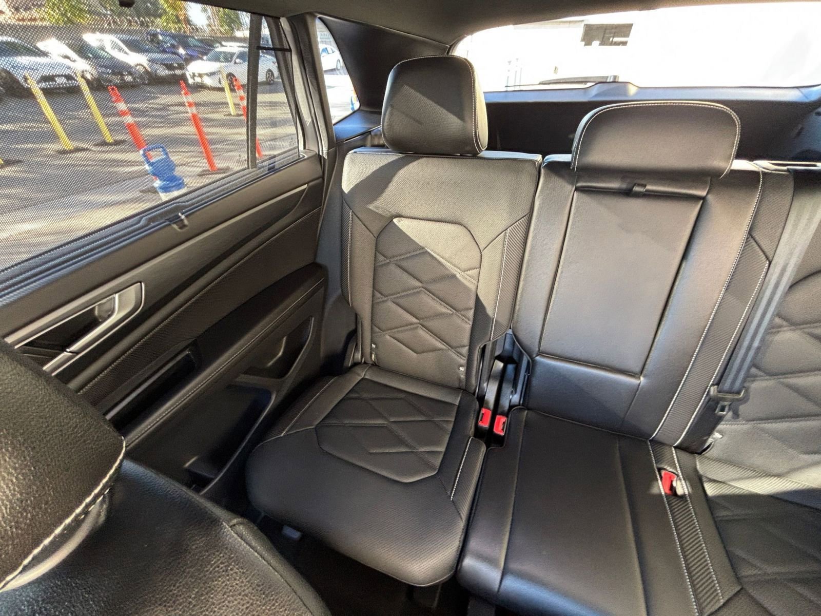 Used 2025 Volkswagen Atlas Cross Sport SE image 39