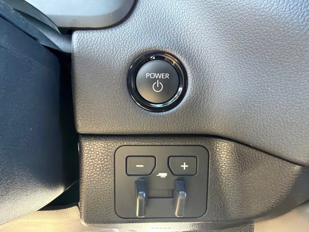 Used 2025 Toyota Sequoia Limited w/ Tow Technology Package AWD/4WD image 29