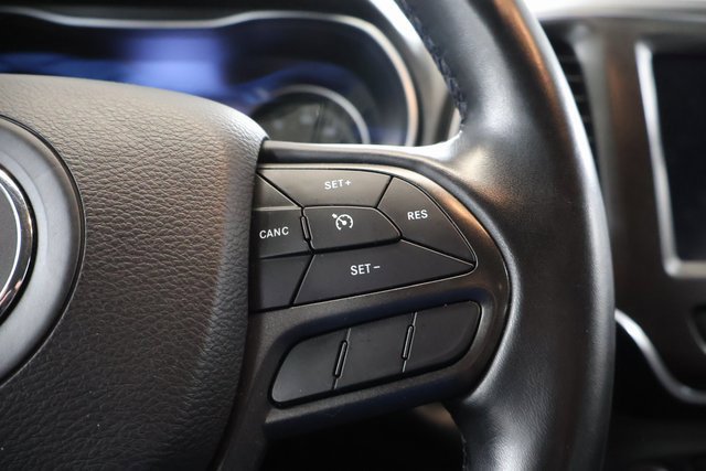 Used 2020 Jeep Cherokee Trailhawk w/ Cold Weather Group AWD/4WD image 19