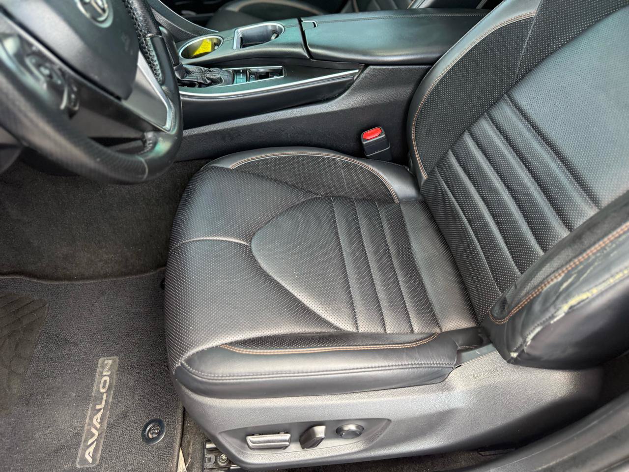 Used 2020 Toyota Avalon XSE FWD image 10