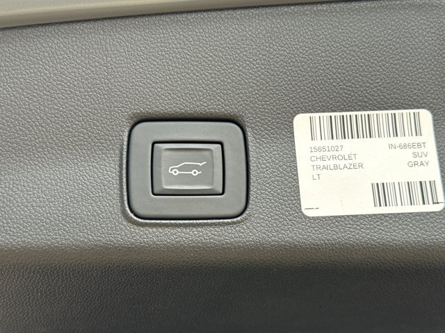 Used 2024 Chevrolet TrailBlazer LT w/ Convenience Package FWD image 11