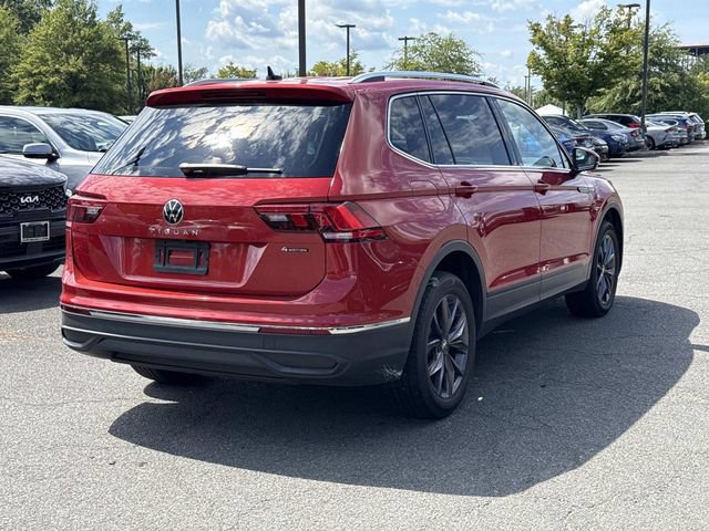 Used 2022 Volkswagen Tiguan SE AWD/4WD image 2