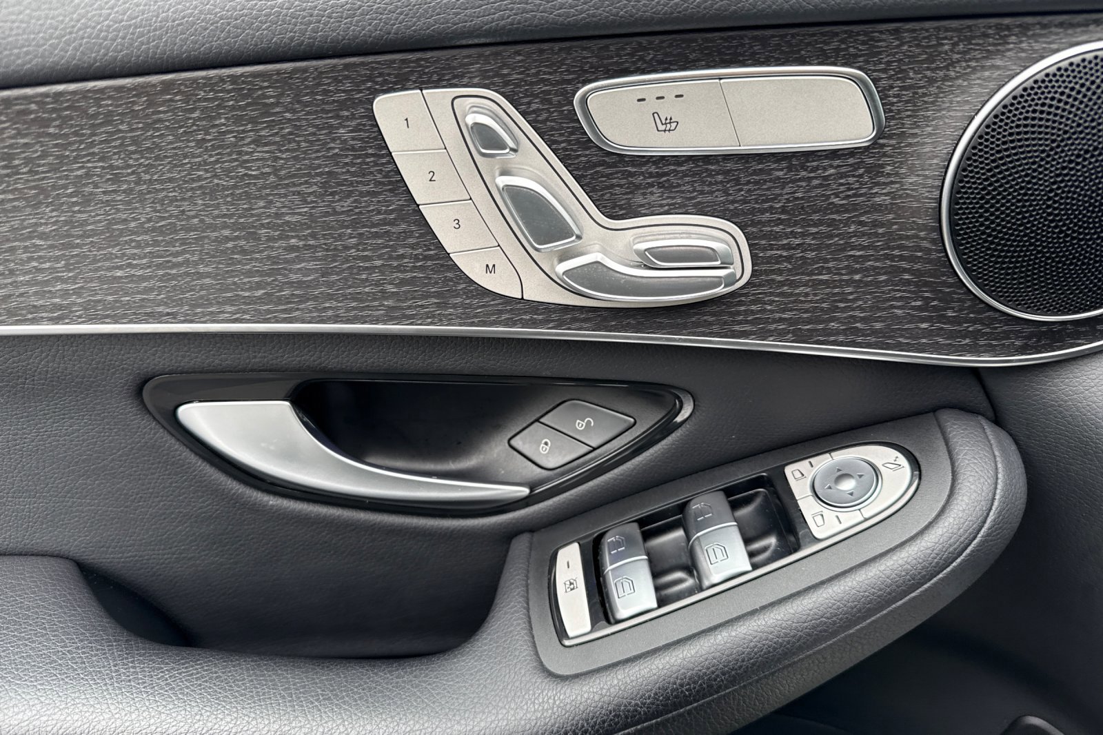 Certified 2022 Mercedes-Benz GLC 300 w/ Premium Package Lite image 11