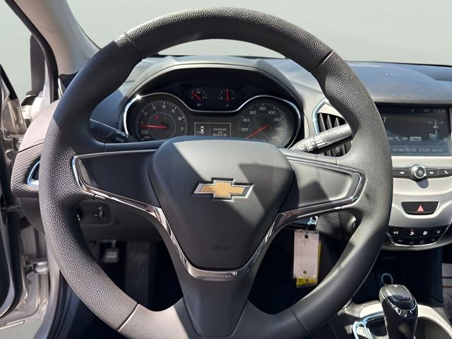 Used 2017 Chevrolet Cruze LS FWD image 10