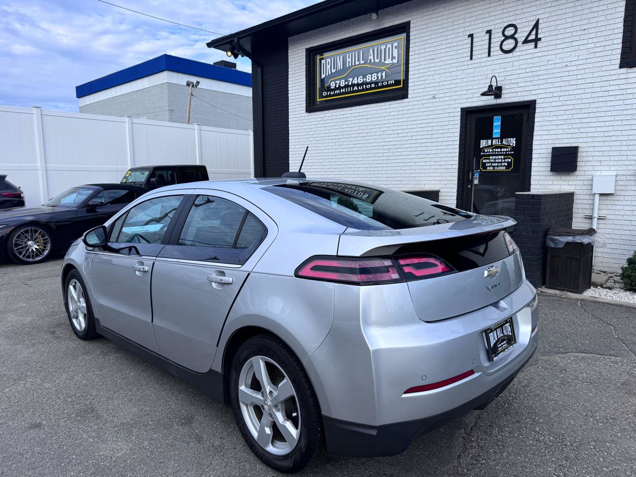 Used 2015 Chevrolet Volt Premium w/ Premium Trim Package FWD image 3