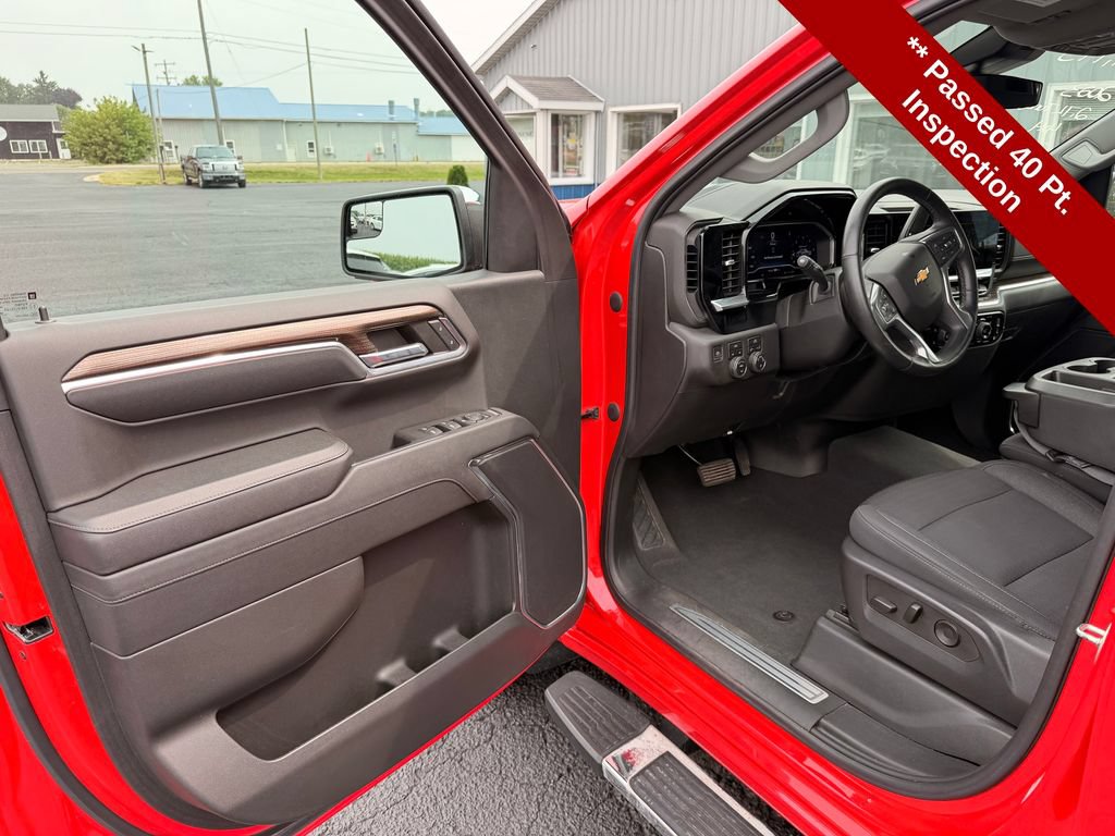Used 2023 Chevrolet Silverado 1500 LT AWD/4WD image 14