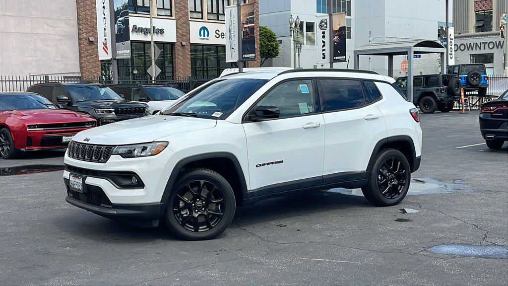 Used 2026 Jeep Compass Latitude AWD/4WD image 36