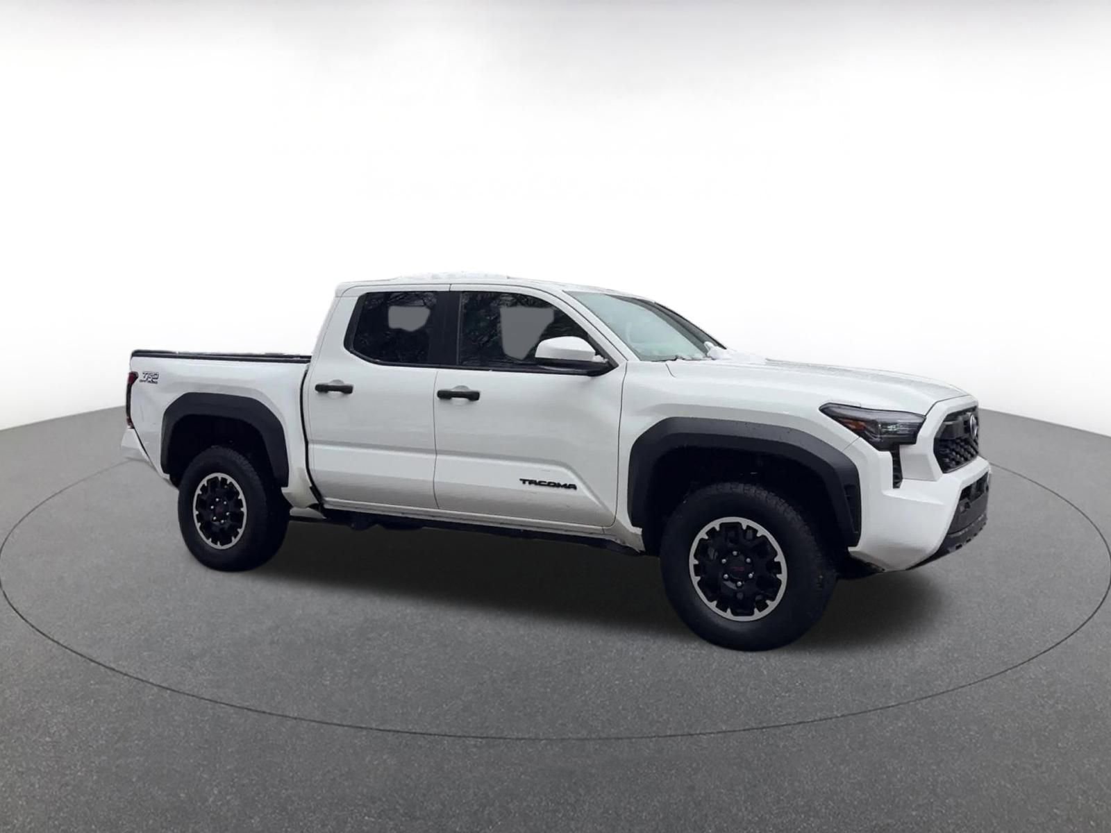 Used 2025 Toyota Tacoma TRD Off-Road image 2