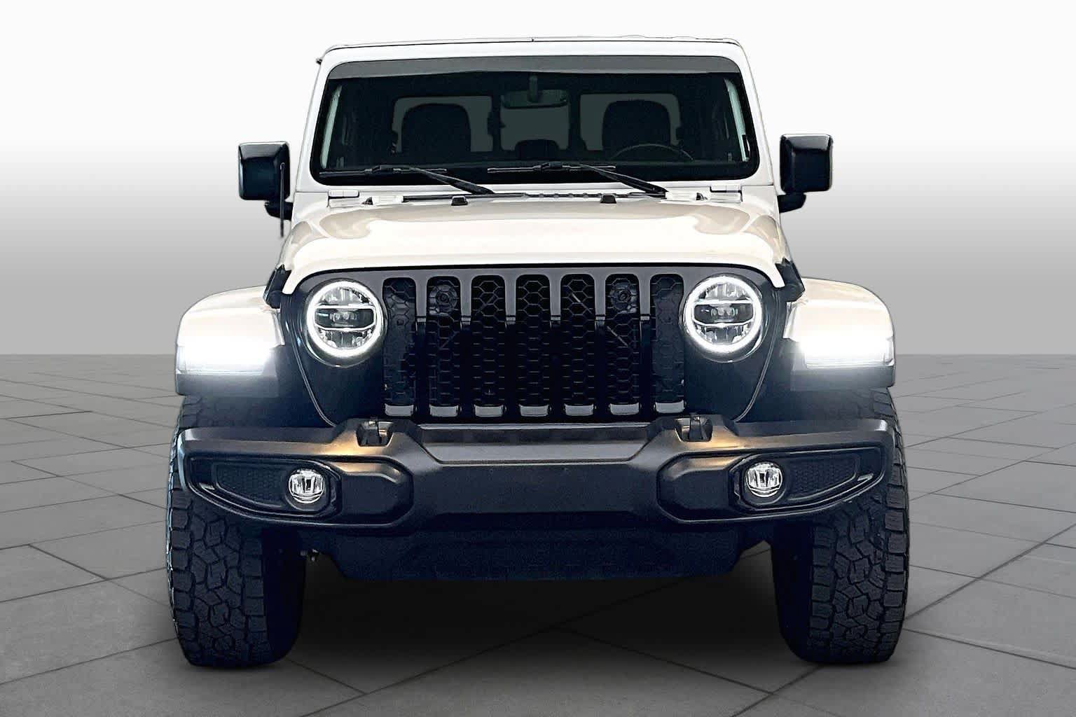 Used 2022 Jeep Gladiator Sport AWD/4WD image 4