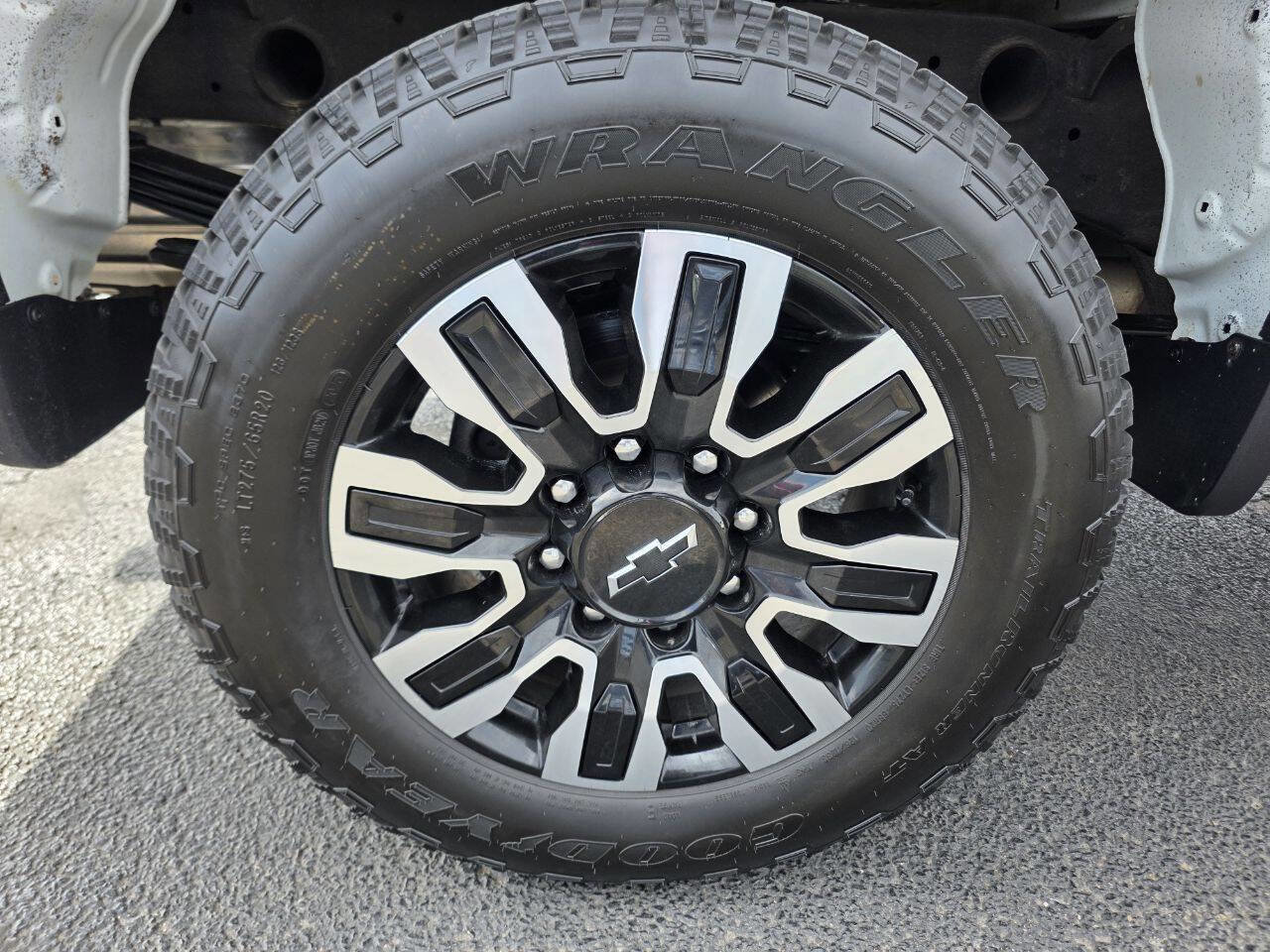 Used 2023 Chevrolet Silverado 2500 Custom w/ Custom Value Package image 26