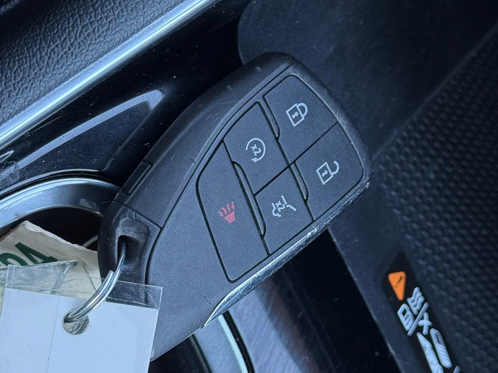 Used 2024 Chevrolet Traverse LT image 37