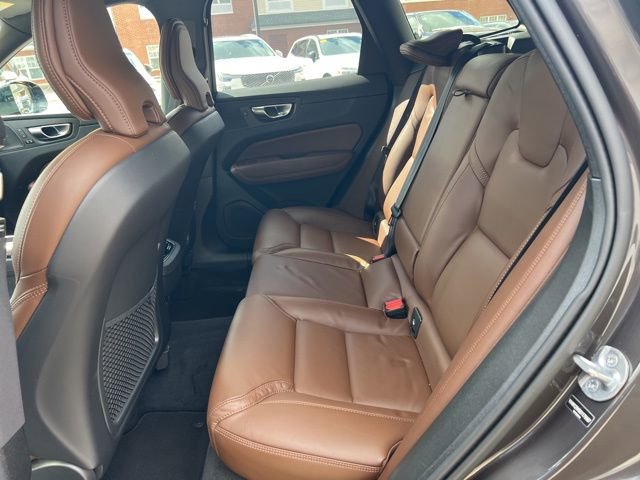 Certified 2025 Volvo XC60 B5 Ultra image 25