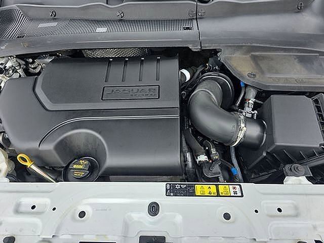 Used 2020 Jaguar E-PACE SE image 55